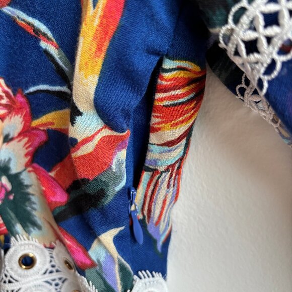 Red Carter Eyelet Lace Bell-Sleeve Tropical Dress - Size S - Picture 5 of 15